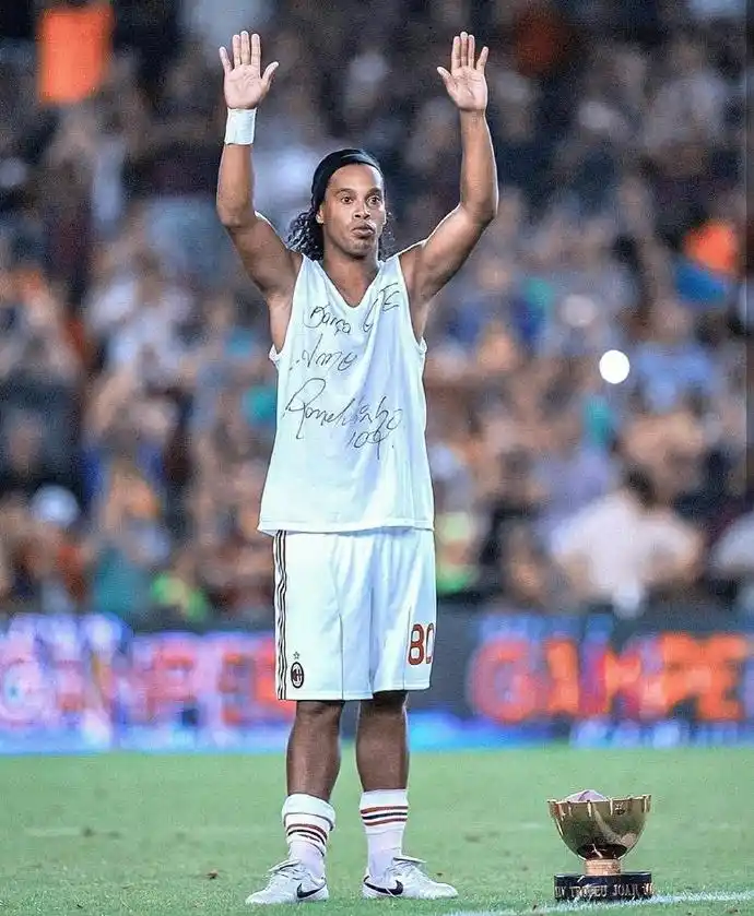 当足球比赛 当足球比赛