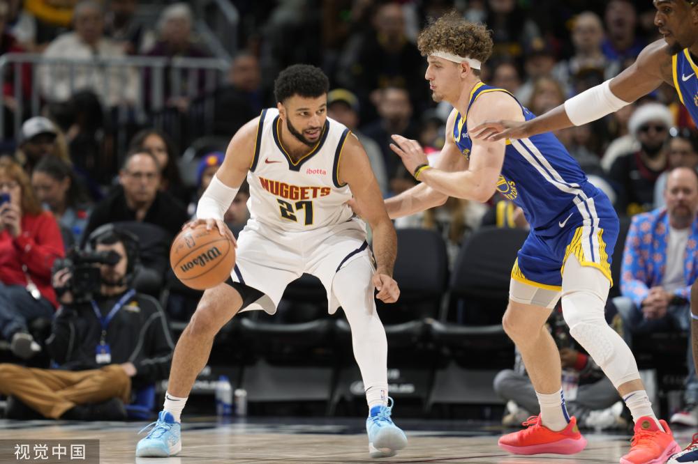 捐赠足球及 捐赠足球及